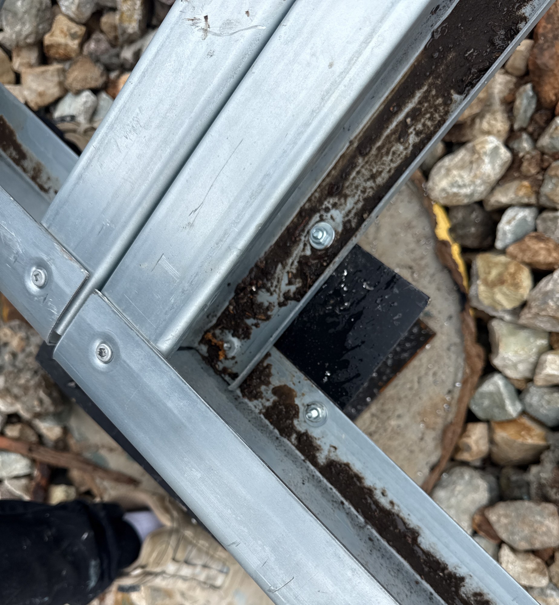Cross member connection in the completed steel floor structure, 6 May 2026